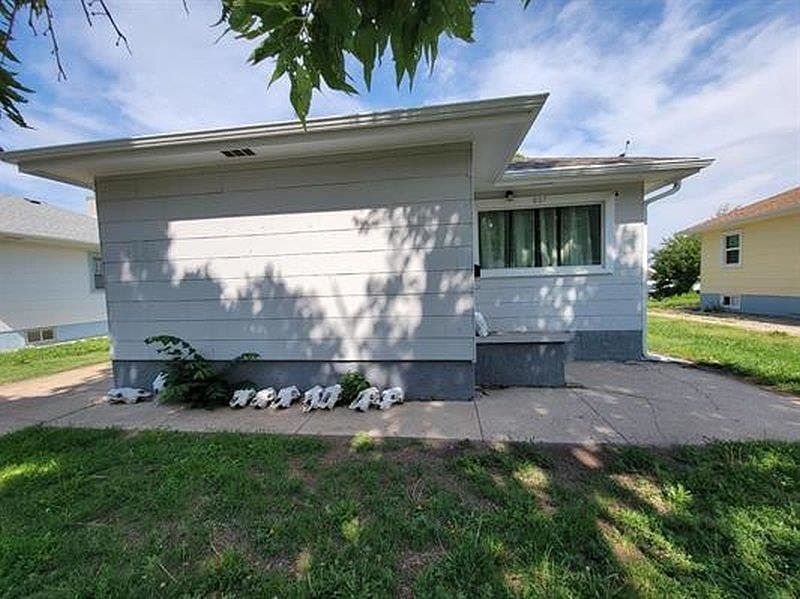 807 E 5th St, Mccook, NE 69001 MLS 32686 Zillow