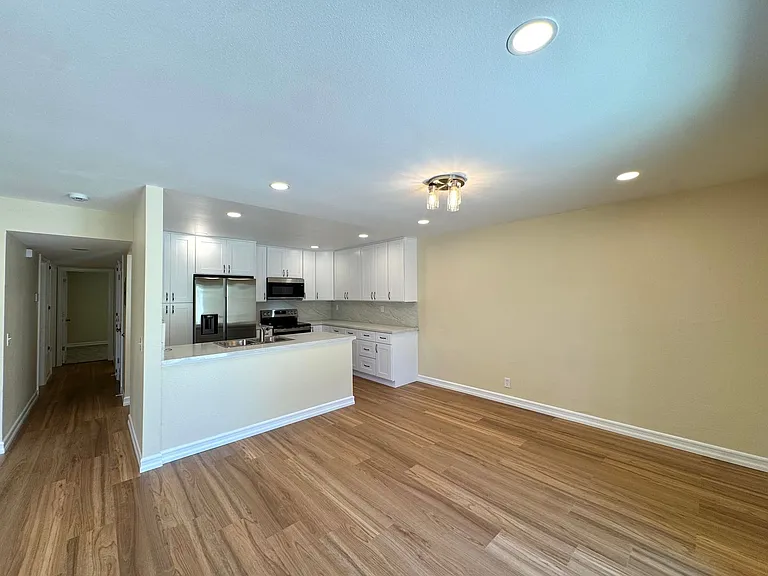 18229 Olympic Ct — Photo 3