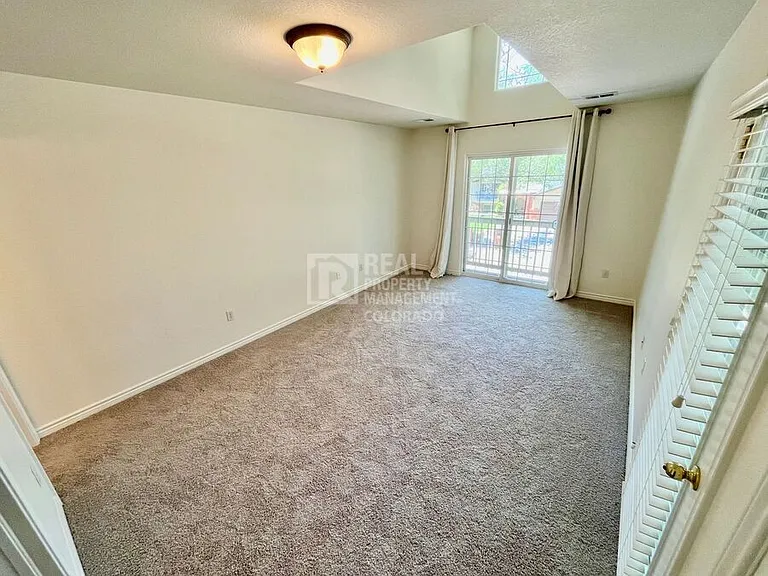 818 S Terry St #B9 — Photo 11