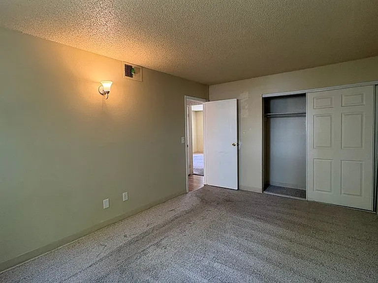 Cherry Tree Apartments — Photo 14