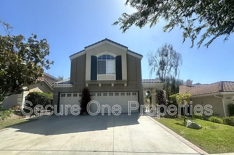 1740 Amarelle St — Photo 1