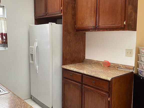 3rd image of 6717 Hinds Ave