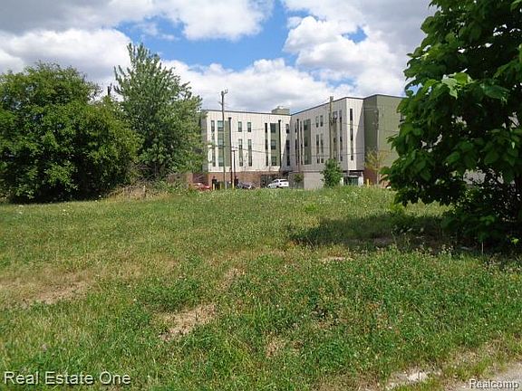 3rd image of 3348 15th St