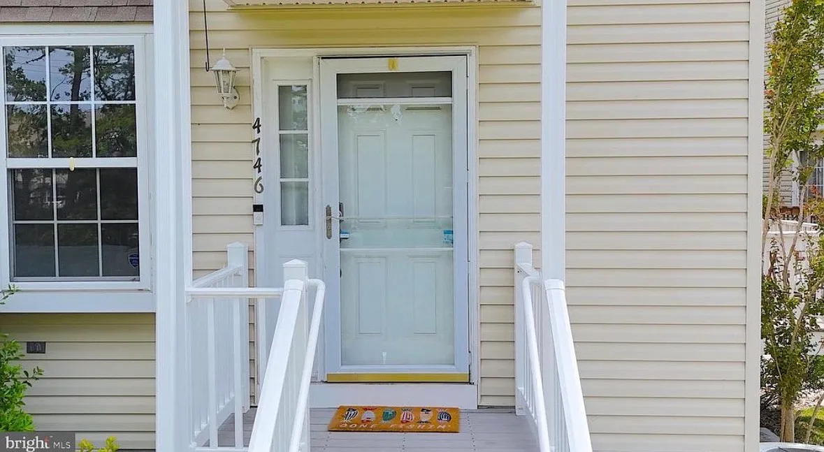 2 bed, 1.5 bath, 1200 sqft, $2,500 — Photo 2