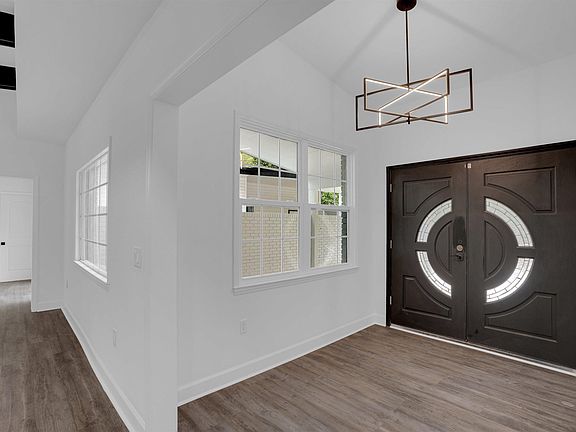 3rd image of 316 Arbor Dr