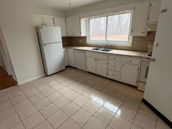 122 Country Club Rd, Cheshire, CT