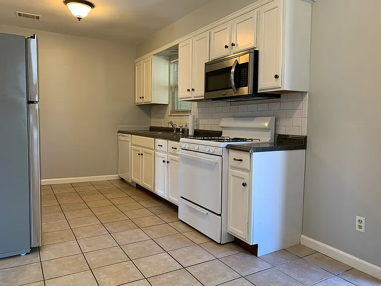 102 Heather Dr — Photo 7
