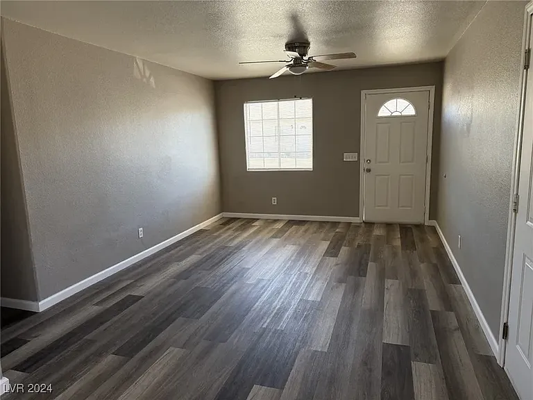 1940 Haiwee St #C — Photo 3