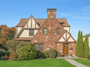 3 Vassar Pl, Scarsdale, NY 10583