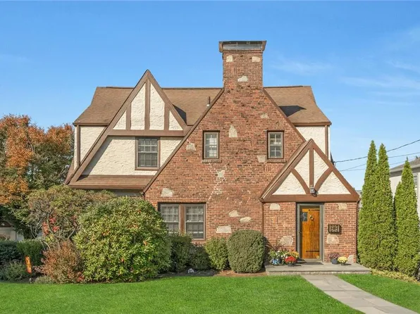 3 Vassar Place, Scarsdale, NY 10583