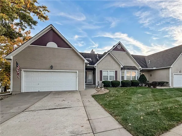 4322 S Milton Dr, Independence, MO 64055