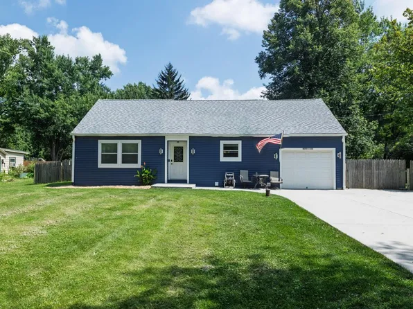 W277N1606 Lakeview DRIVE, Pewaukee, WI 53072