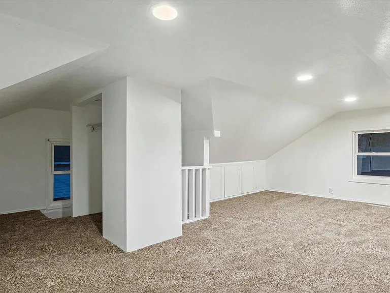 2901 Wall St — Photo 22