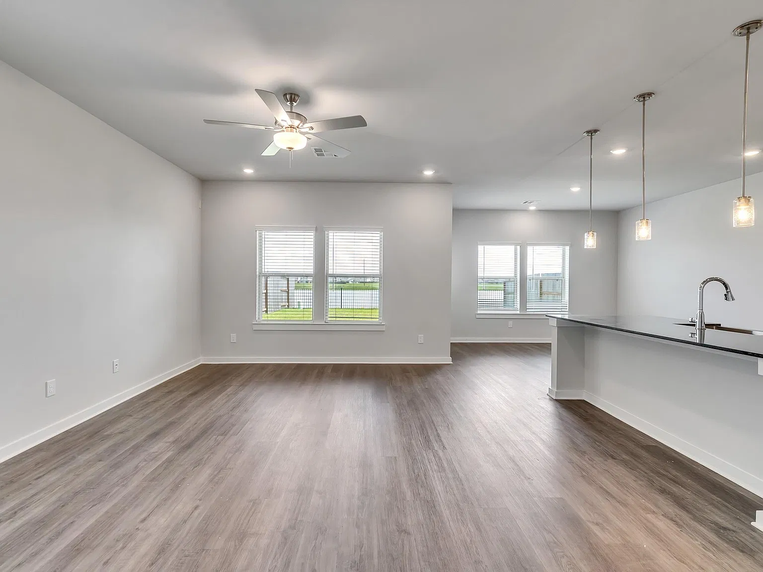 4 bed, 3.5 bath, 1844 sqft, $3,000 — Photo 4