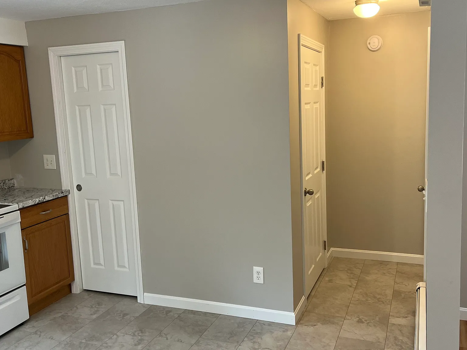 2 bed, 1.5 bath, 900 sqft, $2,300 — Photo 3