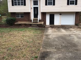 3202 Chippewa Dr, Rex, GA 30273