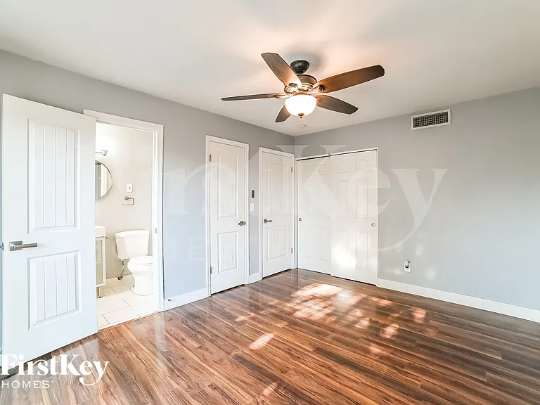 1519 W 6th St — Photo 7