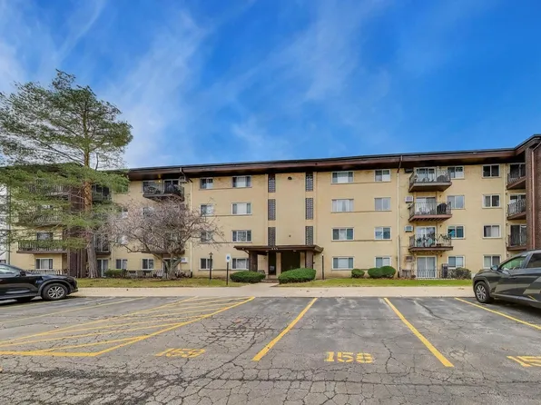 445 S Cleveland #302, Arlington Heights, IL 60005