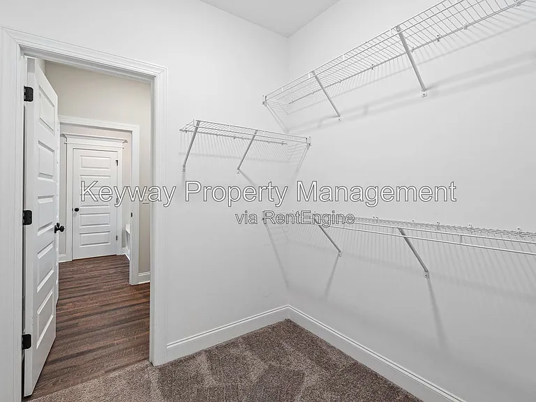 904 Sandpiper Xing — Photo 14