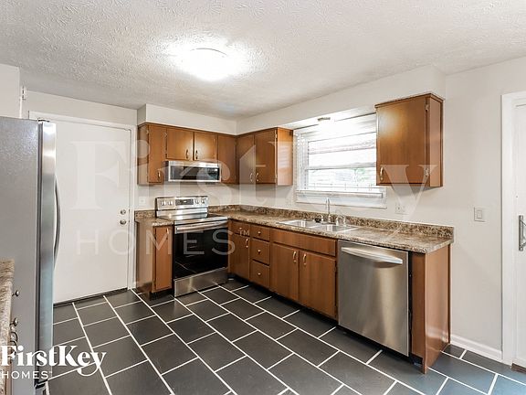 5th image of 1295 Anthony Ln