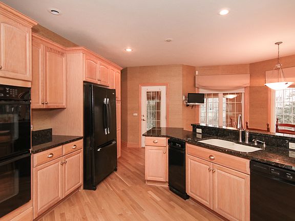 5th image of 400 S Stonehaven Dr