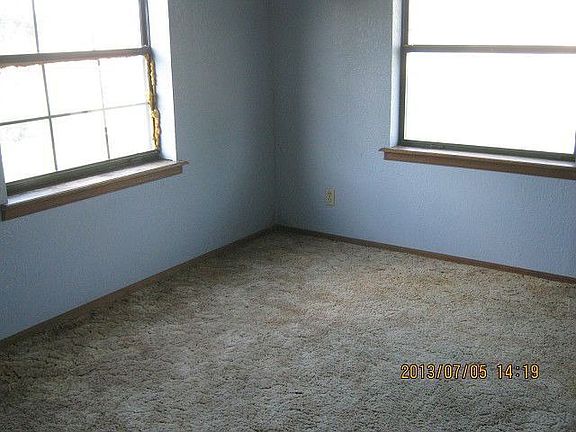 2nd image of 414 S Gravitt St