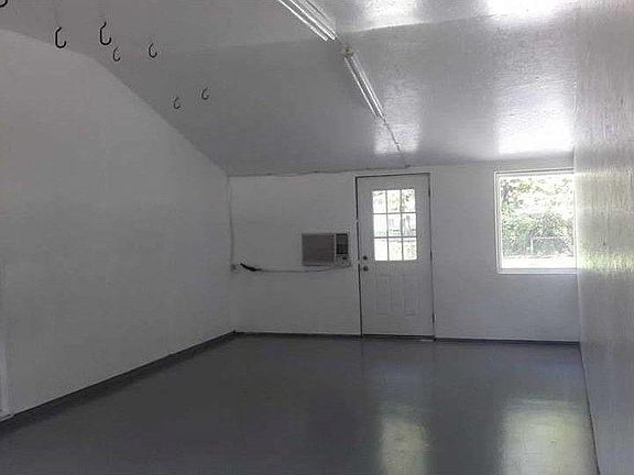 5th image of 713 SE Miller St