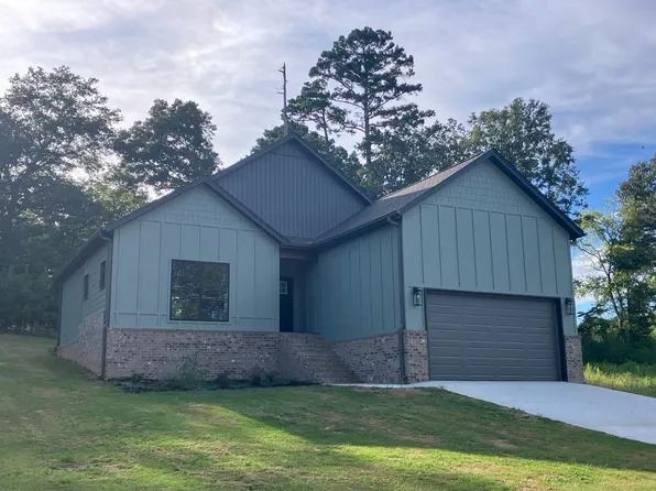 149 River Dr, Tuscumbia, AL 35674