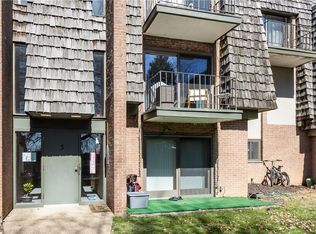 323 Forest Green Dr, Coraopolis, PA 15108