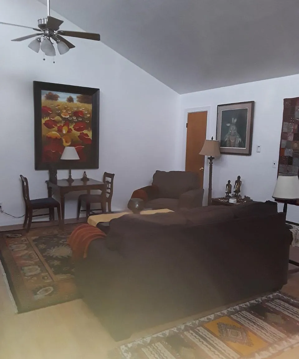 1 bed, 912 sqft, $1,745 — Photo 2