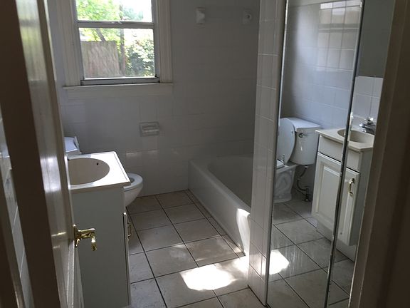 4th image of 3128 Prescott St N