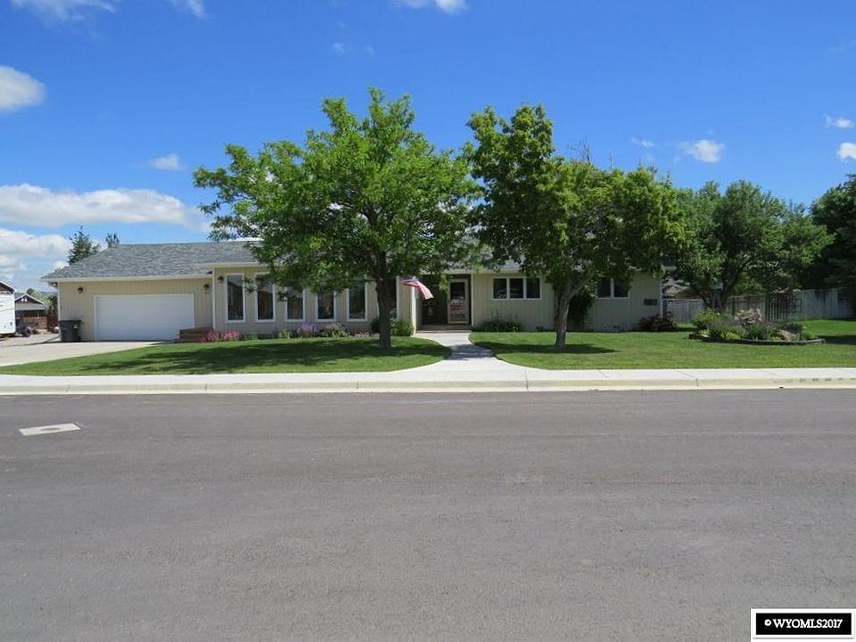 1st image of 295 Christina Dr