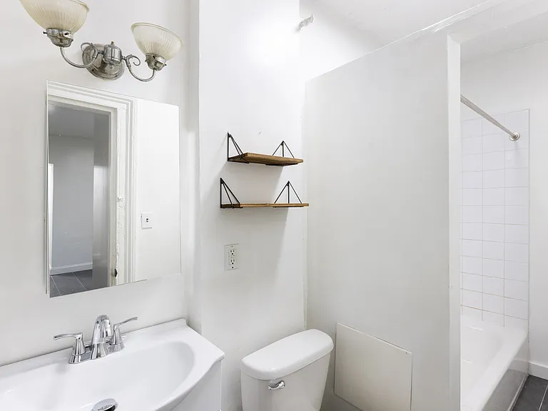 979 2nd Ave #3 — Photo 7