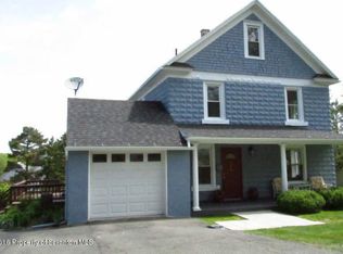 215 Woodlawn Ave, Clarks Summit, PA 18411
