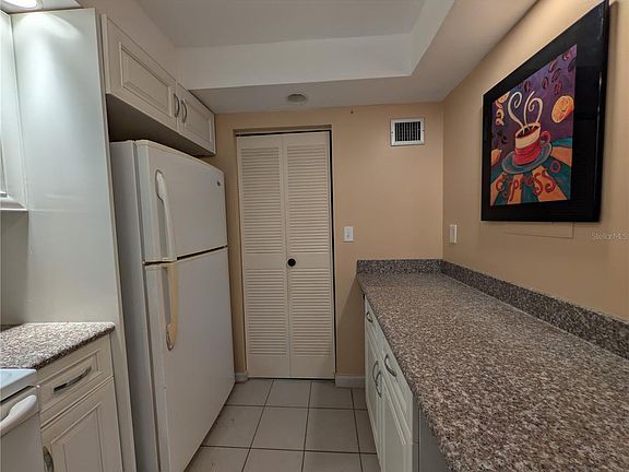 5th image of 6080 NW 44th St APT 301