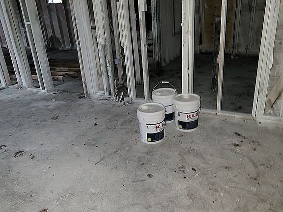 4th image of 23 Oaktree Ln