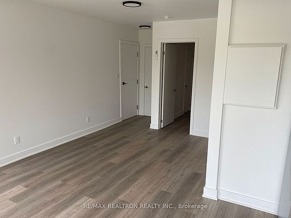 5th image of 409 Royal York Rd S #2