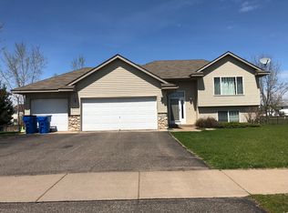 7594 385th St, North Branch, MN 55056