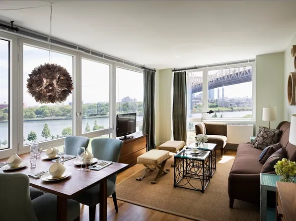 405 Main Street image 1 of 18