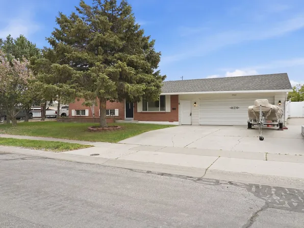 1901 W Kirkham Way S, Salt Lake City, UT 84129