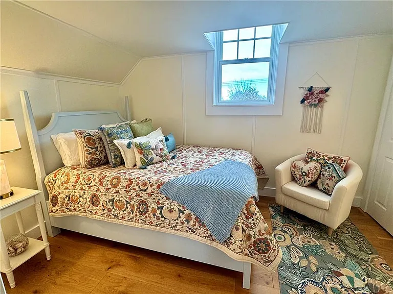 21 Bedlow Ave — Photo 24