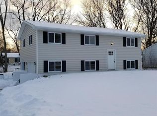 176 Kenwick Dr, Rochester, NY 14623