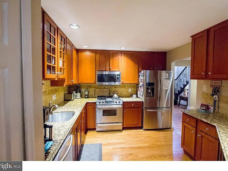 141 Summerhill Ct — Photo 10