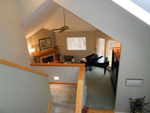 3rd image of 7181 Whitlind Ln