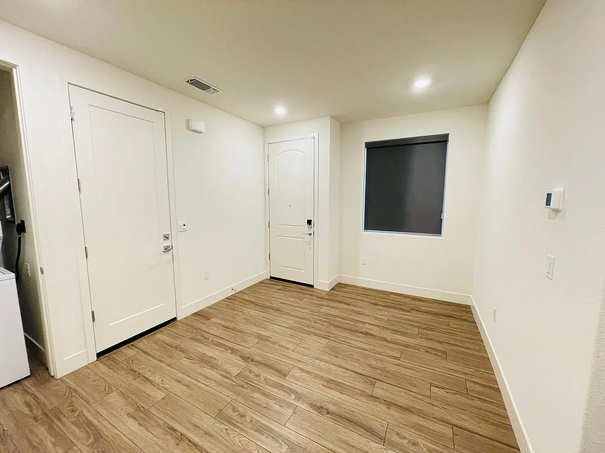 Building Photo - 6889 Redrock Ave