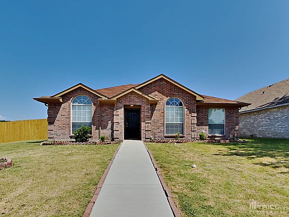 2nd image of 2865 Coral Dr