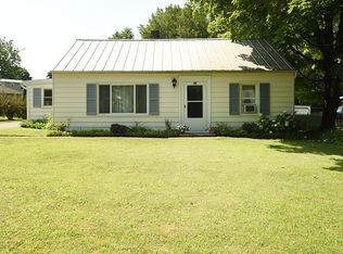 10 Westbrook Dr, Nassau, NY 12123