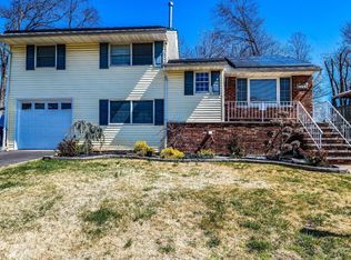 14 Cody St, Fords, NJ 08863