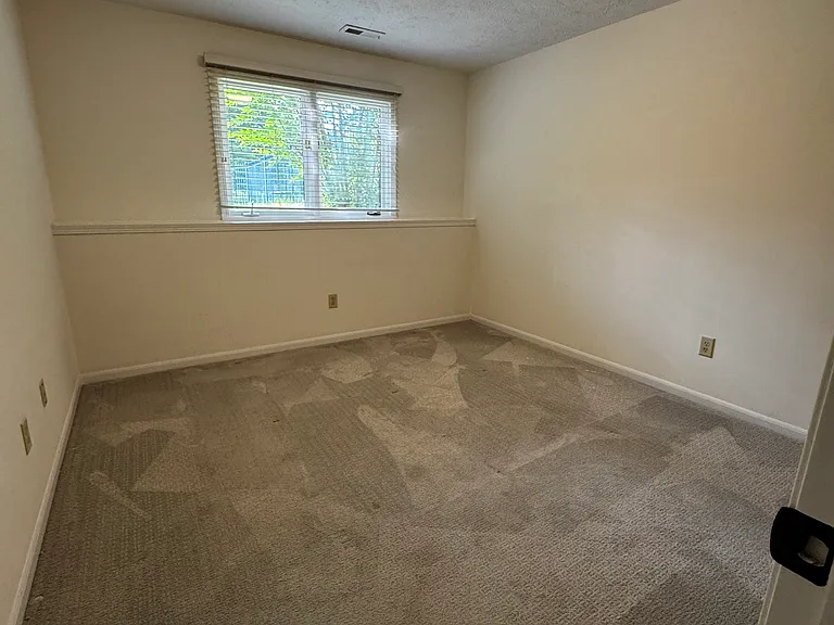324 N Lancaster Dr — Photo 26