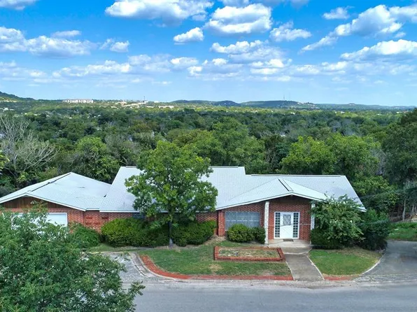 411 Jackson Rd, Kerrville, TX 78028